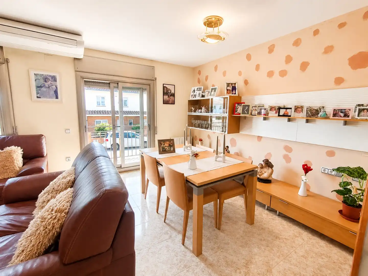 Dining room of Detached homes for sale in Sils  with Air Conditioner, Heating and Private garden