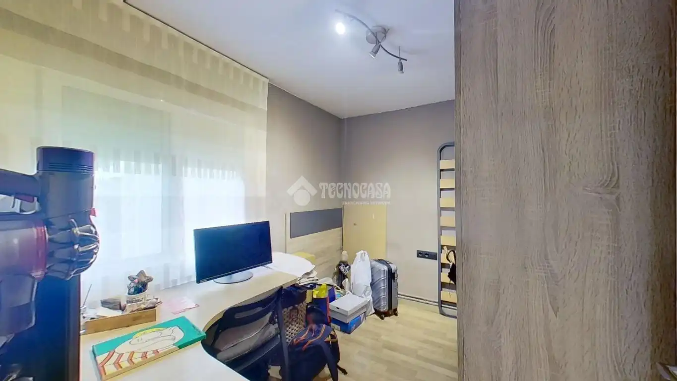 Bedroom of Flat for sale in Barberà del Vallès  with Air Conditioner, Heating and Parquet flooring