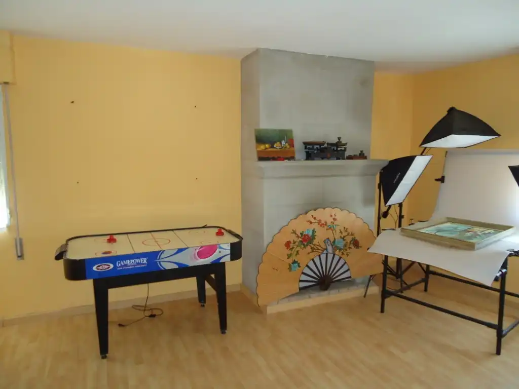 Houses for sale in Mengabril  with Private garden, Parquet flooring and Terrace