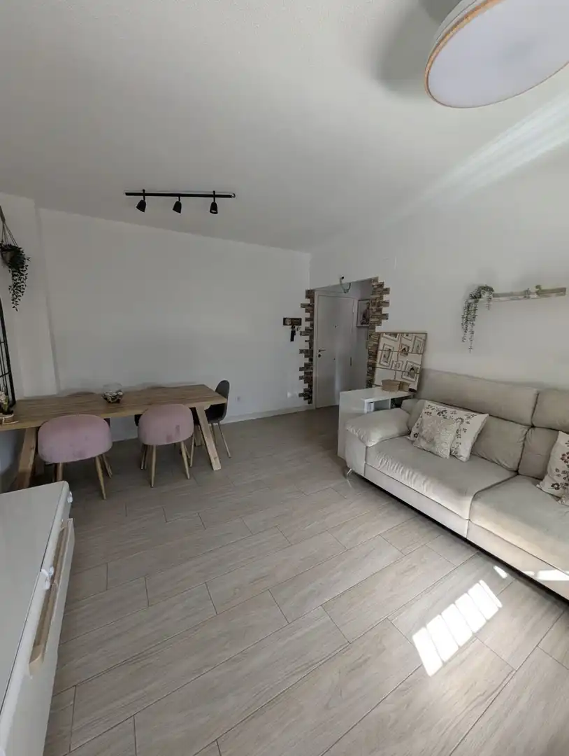 Sala d'estar de Pis en venda en Sevilla amb Aire condicionat i Piscina comunitària