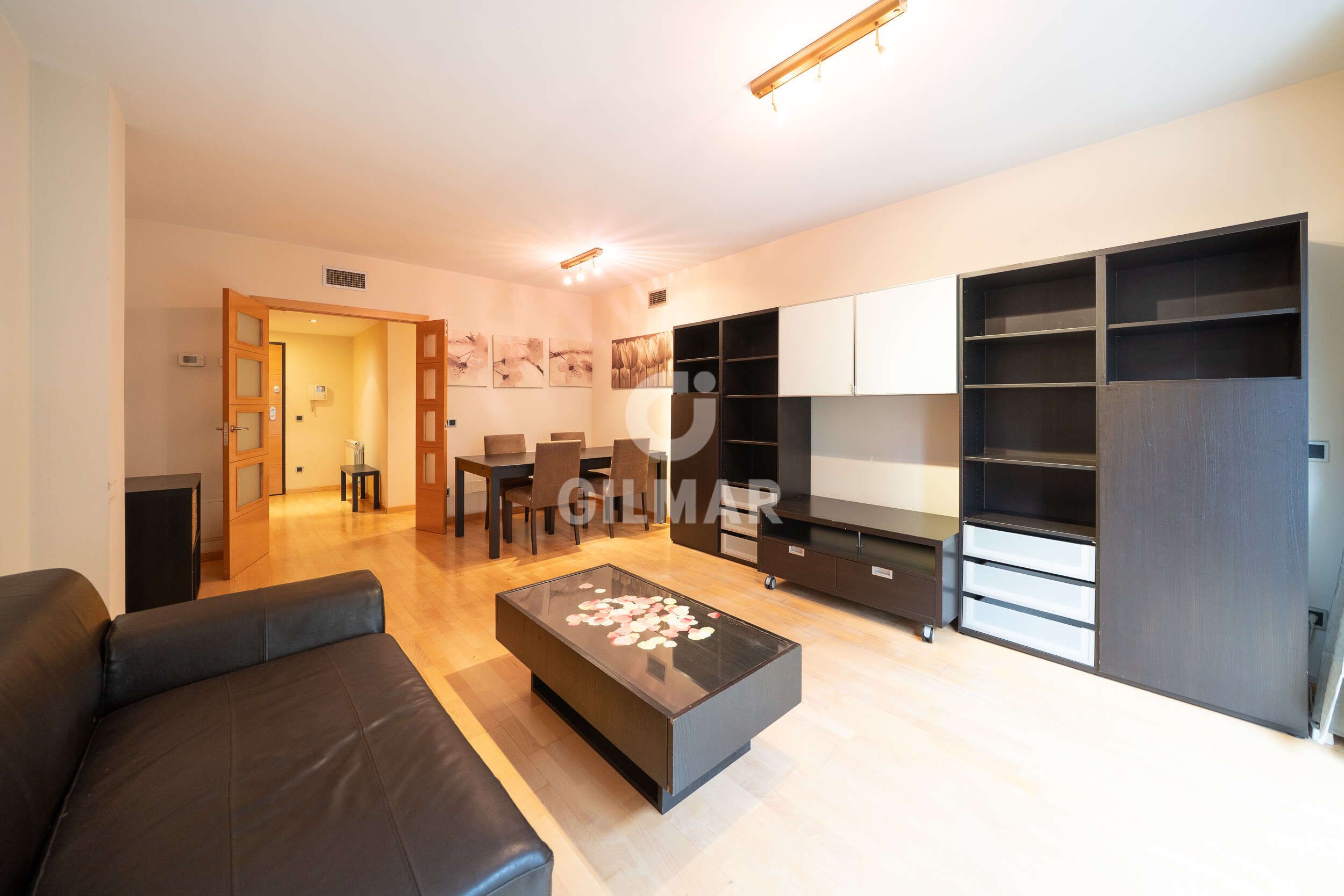 Living room of Flat for sale in  Madrid Capital  with Heating, Private garden and Storage room