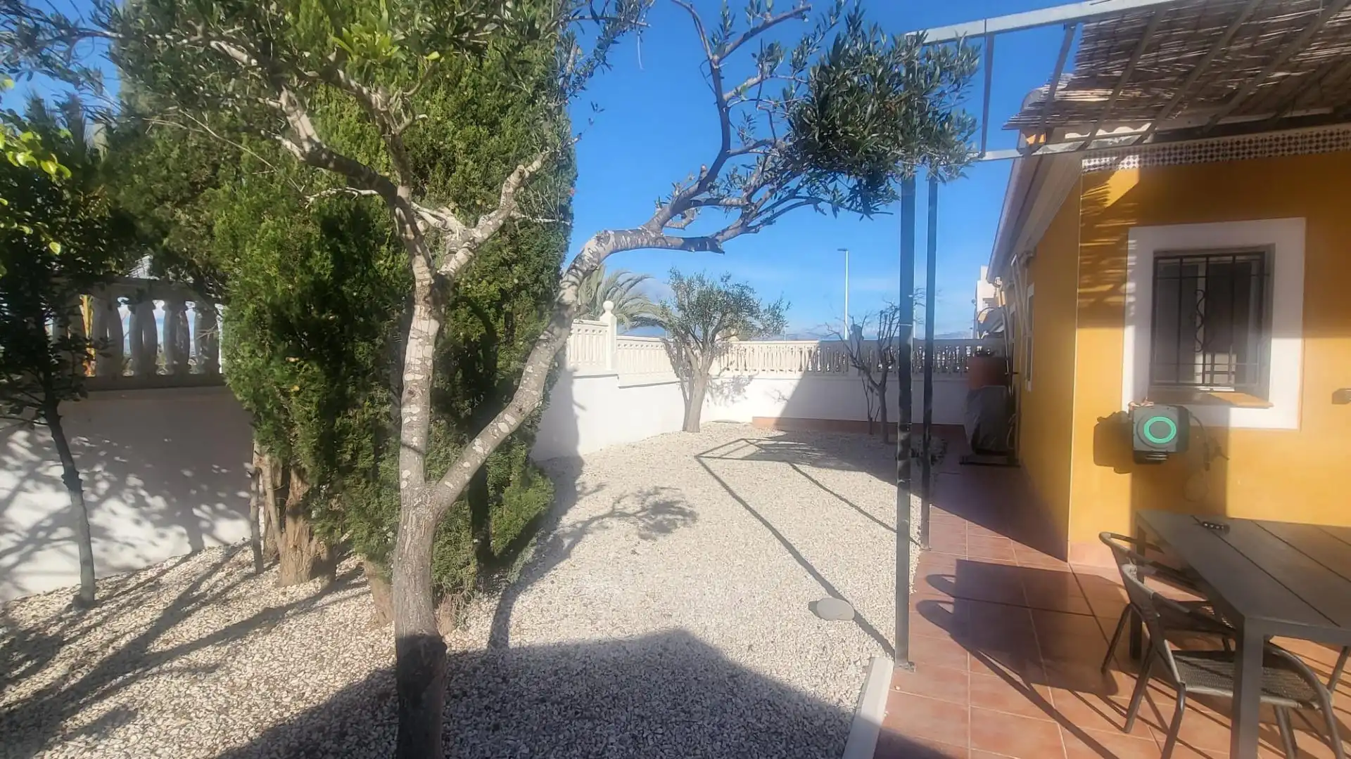 Jardí de Casa adosada en venda en Elche / Elx amb Calefacció, Jardí privat i Moblat