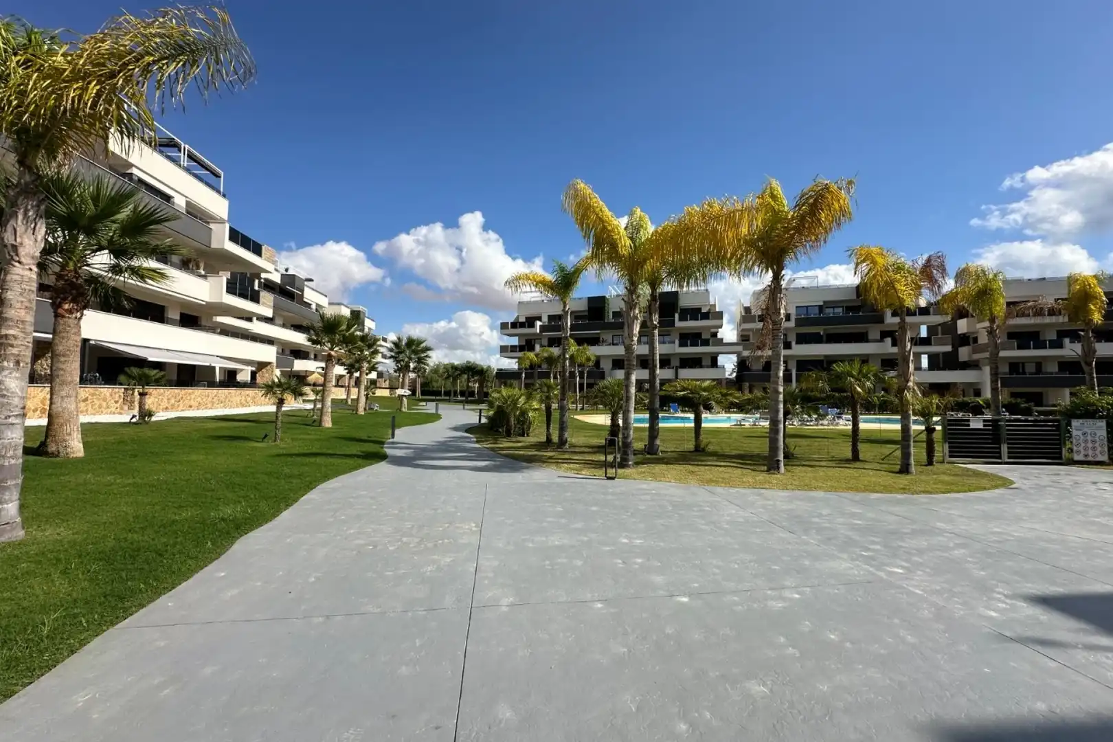 Vista exterior de Casa o chalet en venta en Orihuela con Aire acondicionado, Calefacción y Terraza