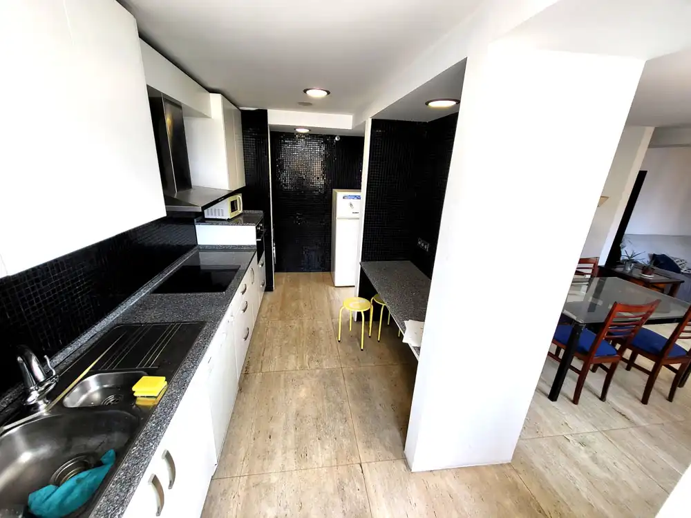 Cocina de Piso de alquiler en Vigo  con Amueblado, Horno y Lavadora