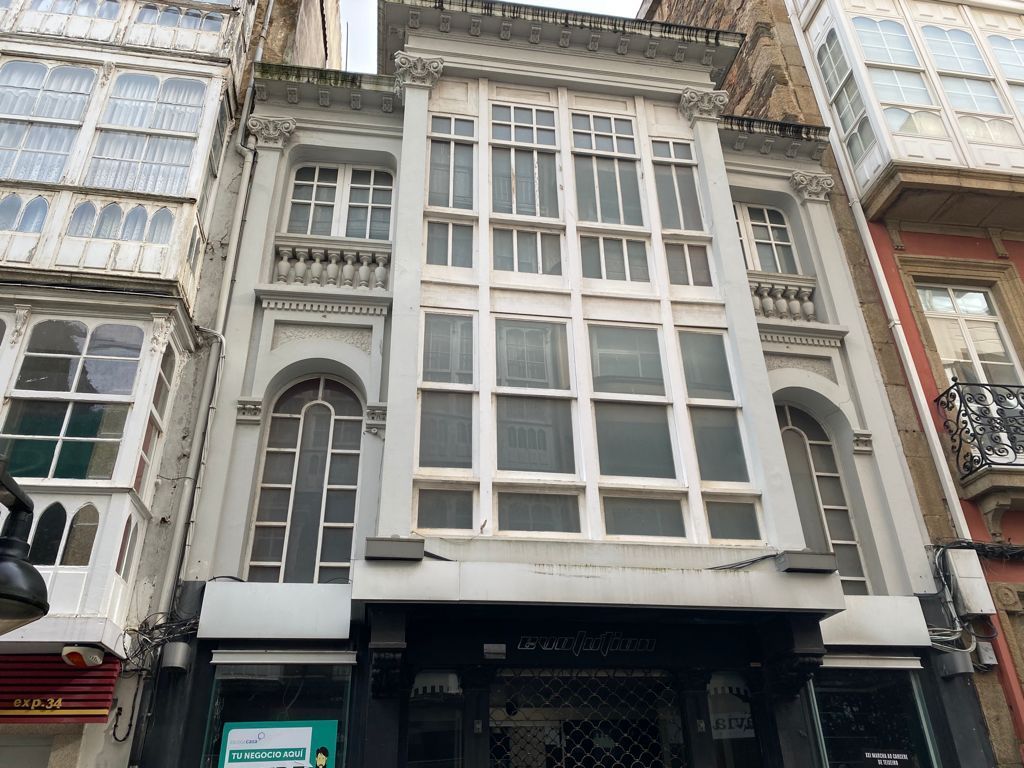 Vista exterior de Edifici en venda en Ferrol