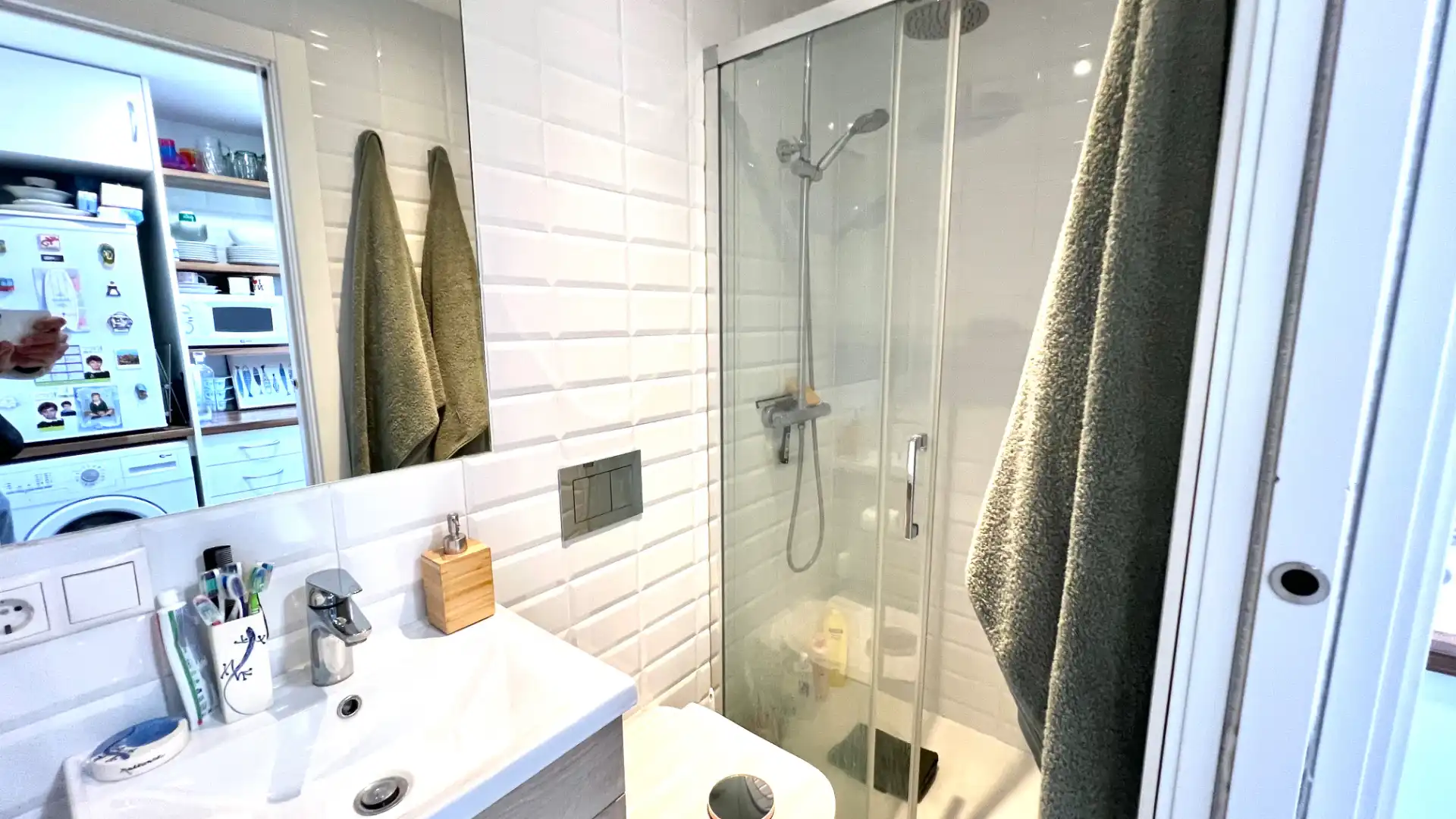Bathroom of Apartments for sale in Calvià  with Air Conditioner, Terrace and Furnished