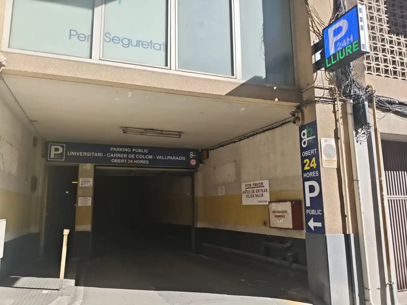 Parking de Garaje de alquiler en Terrassa con Alarma