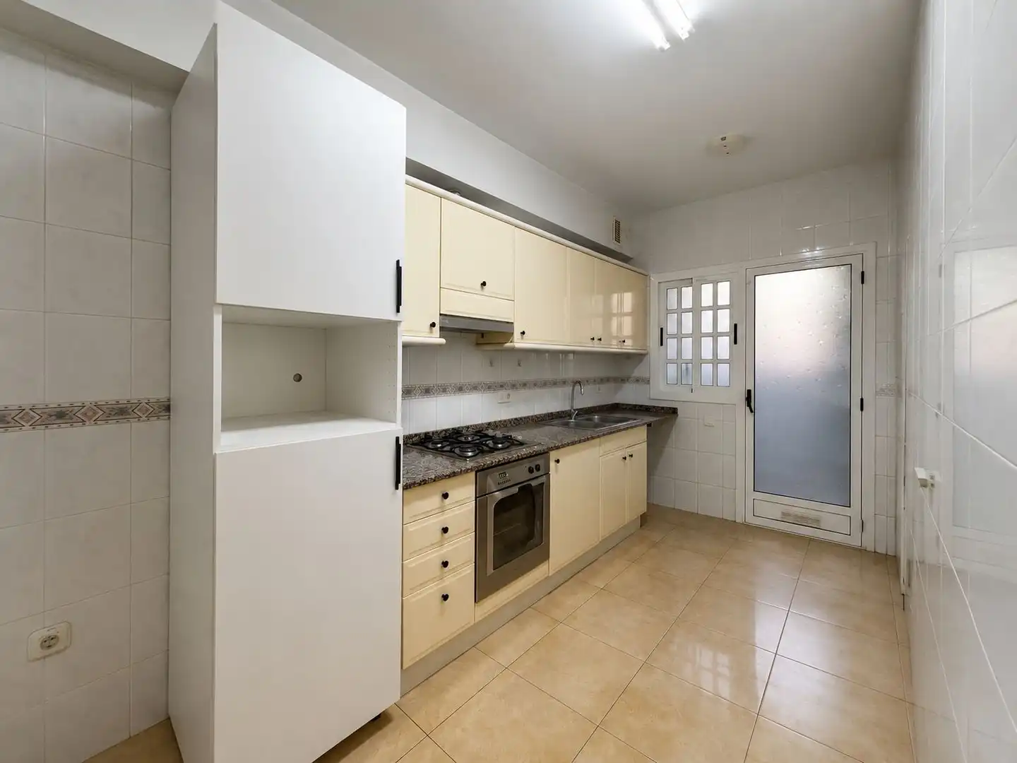 Kitchen of Ground floor for sale in Girona  with Air Conditioner, Heating and Parquet flooring