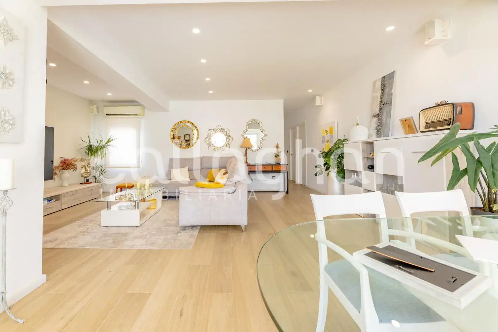 Sala de estar de Casa o chalet en venta en L'Eliana con Aire acondicionado, Calefacción y Piscina