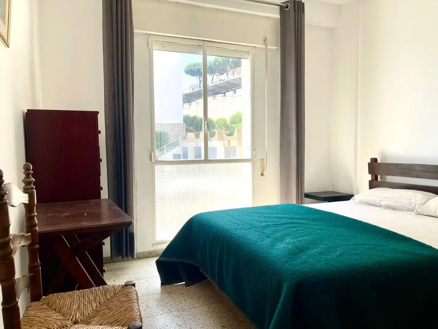 Habitación de Piso en venta en Roses con Terraza, Amueblado y Piscina comunitaria