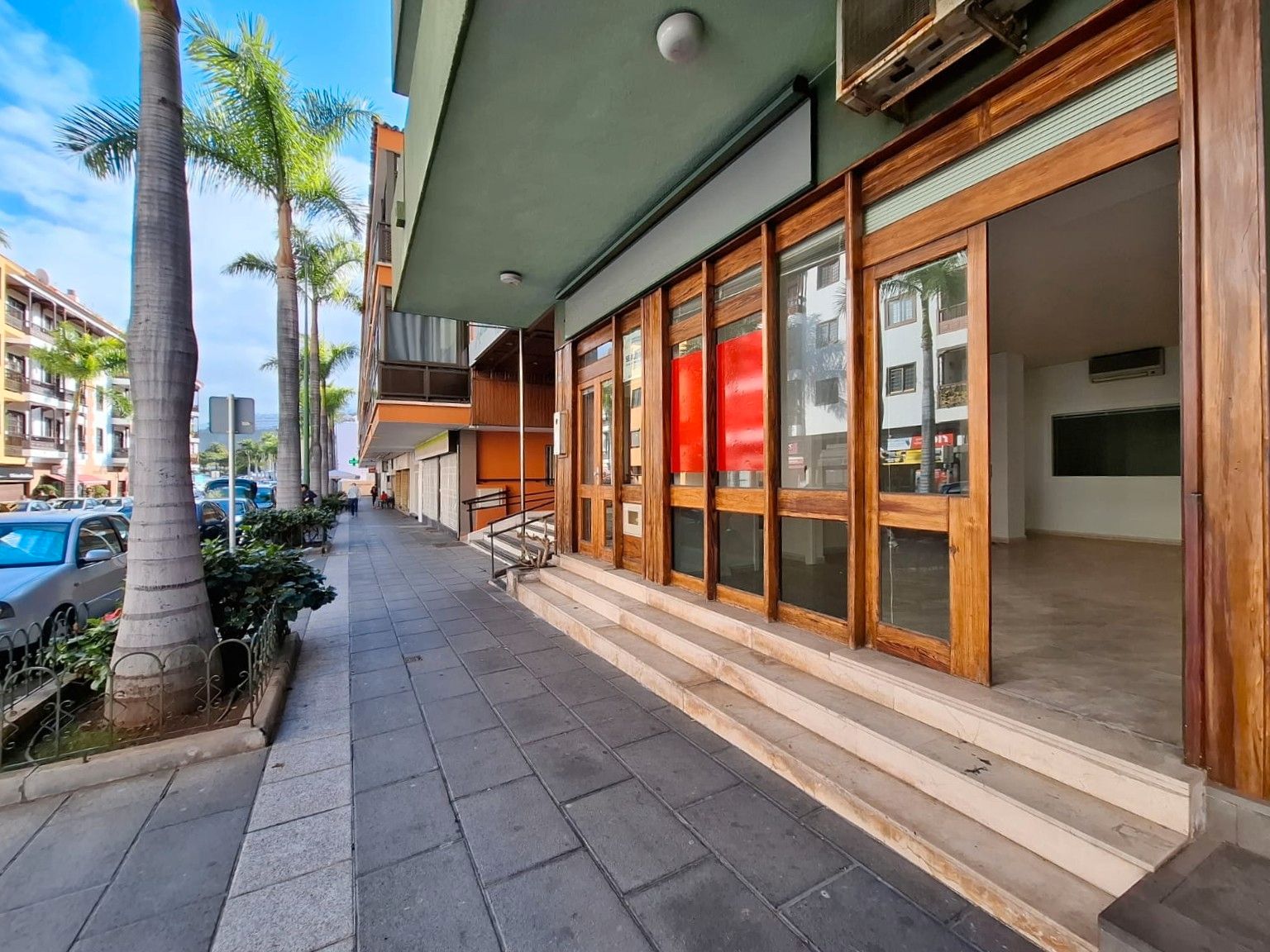 Local de lloguer a Calle de Valois, 22, San Antonio - Las Arenas