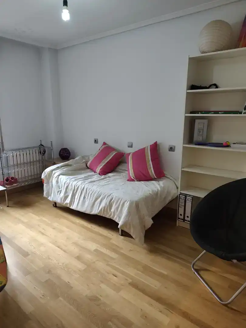 Habitación de Piso de alquiler en Guardo con Amueblado y Balcón