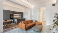 Living room of Flat for sale in  Barcelona Capital  with Air Conditioner, Heating and Parquet flooring