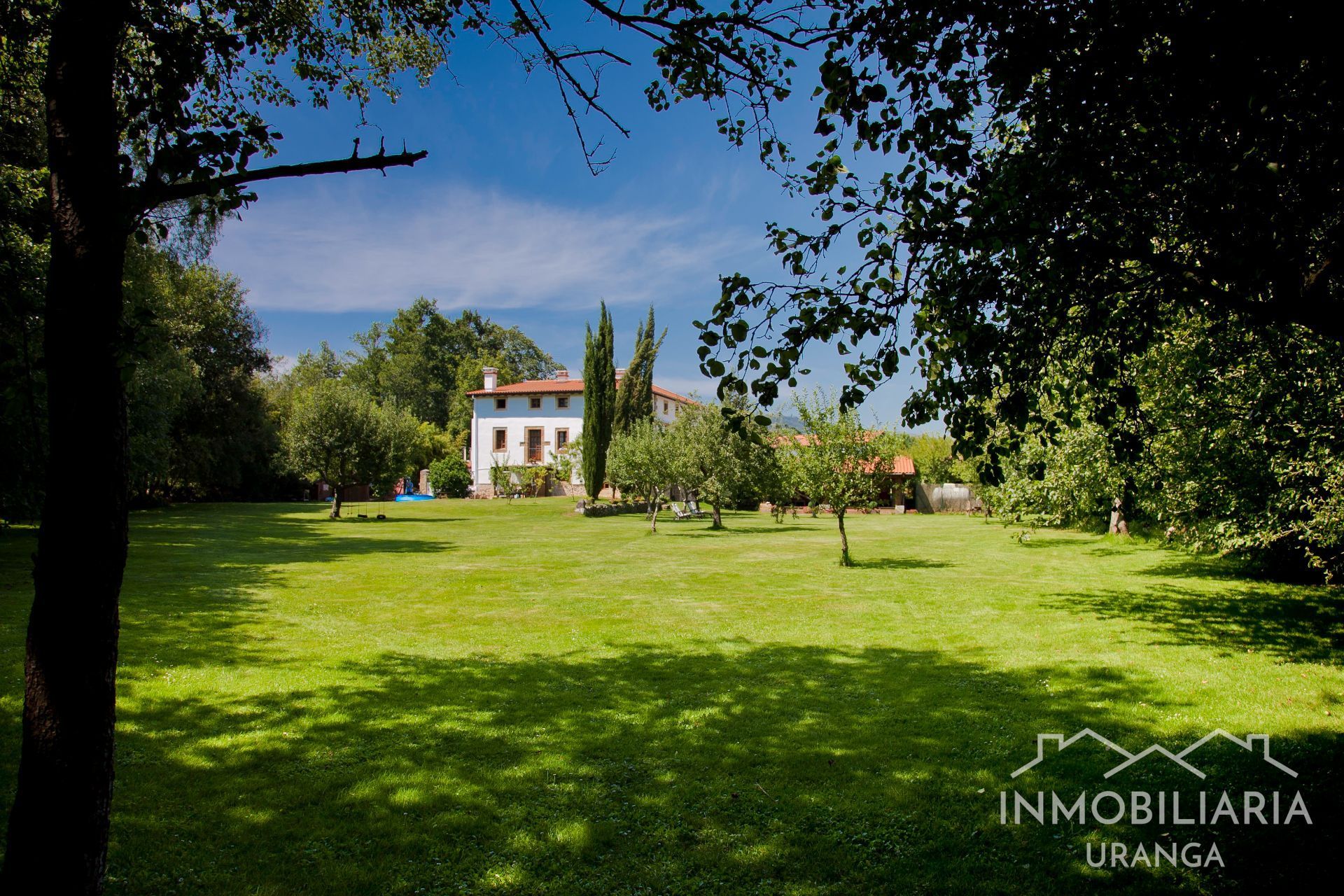Garden of Building for sale in Voto