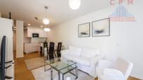 Living room of Flat to rent in  Madrid Capital  with Air Conditioner, Heating and Parquet flooring