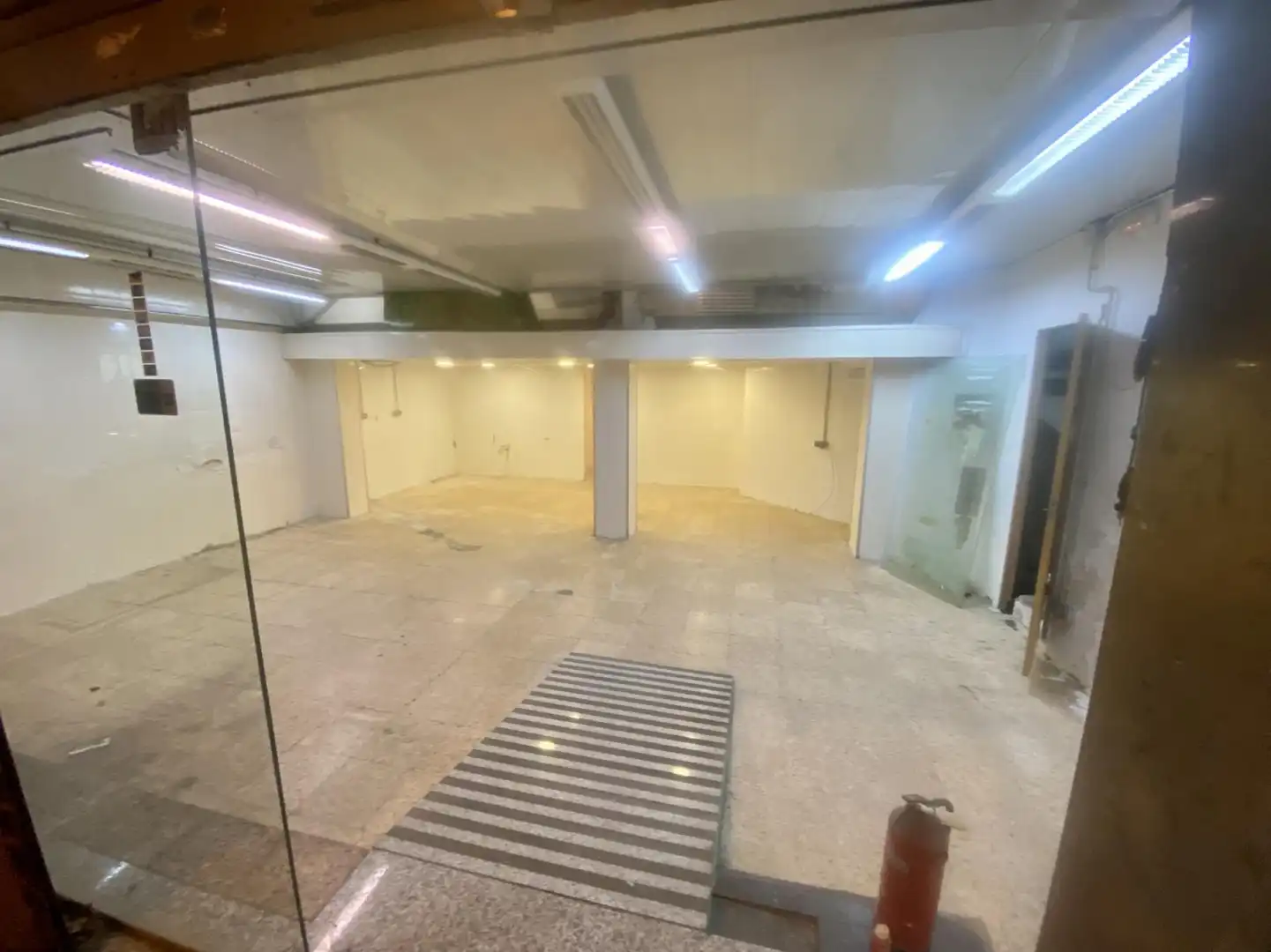 Local comercial en venda a del Consell de Cent, imagen 2