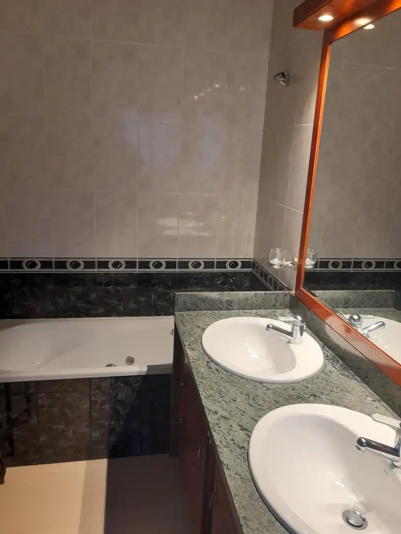 Badezimmer von Haus oder Chalet zur Miete in Premià de Mar mit Klimaanlage, Terrasse und Balkon