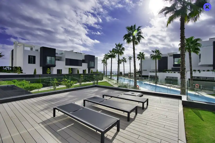 Terraza de Casa adosada de alquiler en Estepona con Aire acondicionado, Jardín privado y Terraza