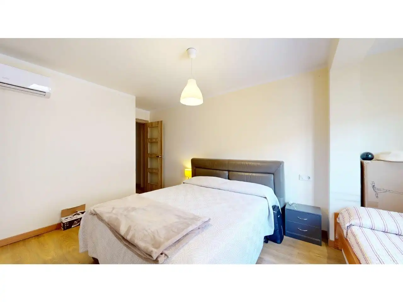 Bedroom of Flat for sale in Torrent  with Air Conditioner, Private garden and Balcony
