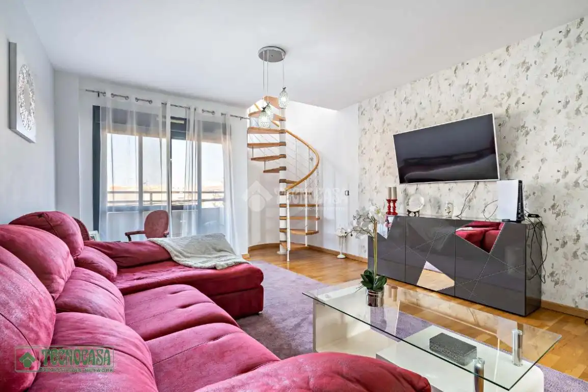 Sala de estar de Ático en venta en El Ejido con Aire acondicionado, Parquet y Balcón
