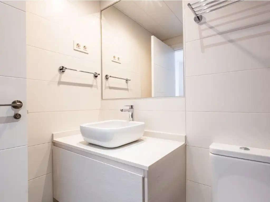 Bathroom of Flat for rent in Madrid  with Air Conditioner, Private garden and Terrace