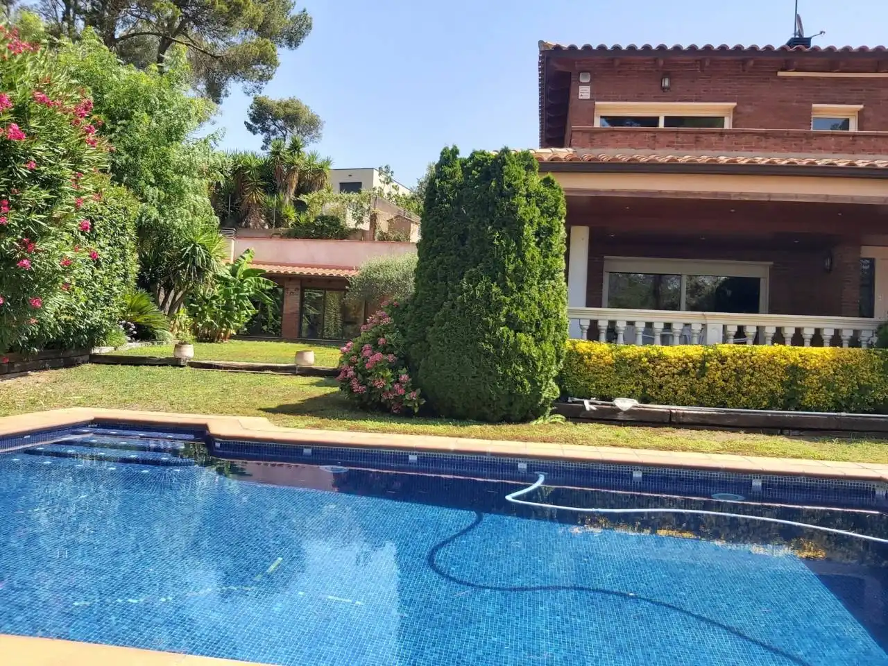 Garden of Houses for sale in Sant Cugat del Vallès  with Air Conditioner, Heating and Private garden
