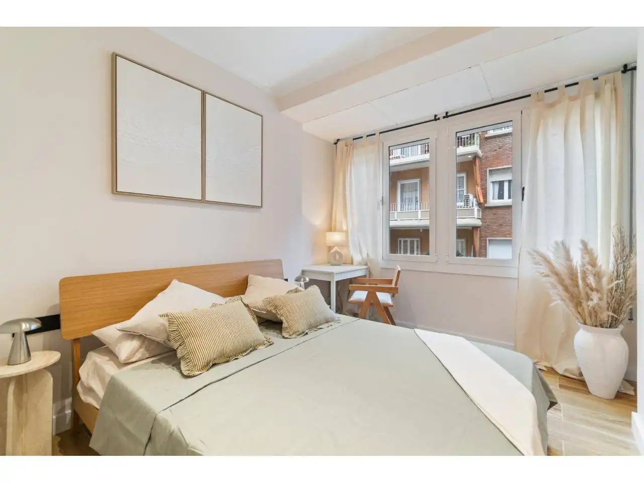 Bedroom of Flat for sale in Barcelona  with Air Conditioner, Heating and Balcony