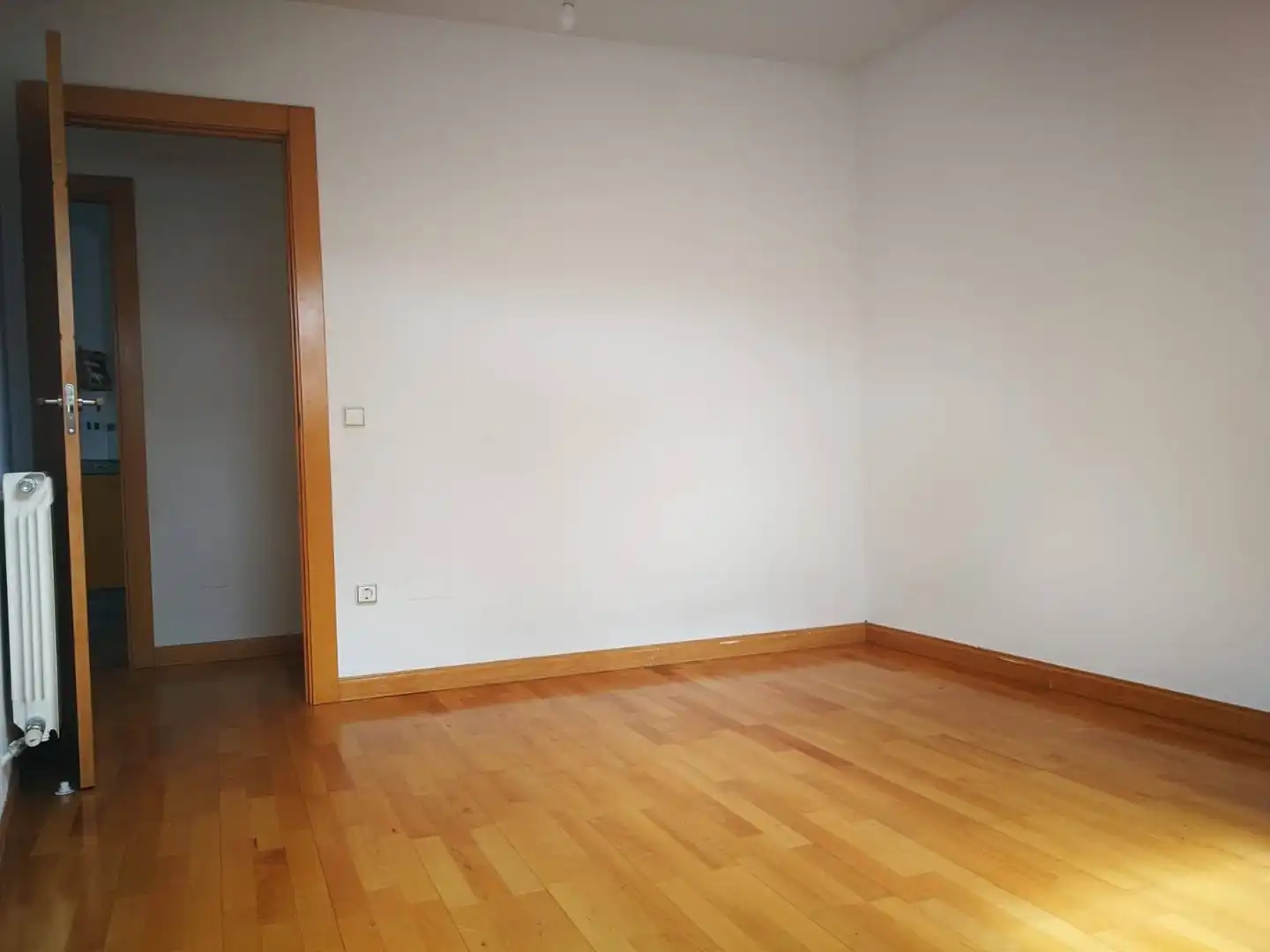 Habitación de Piso en venta en Villares de la Reina con Calefacción, Horno y Microondas