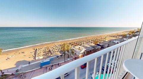 Foto 3 de Piso de alquiler en Maritimo Rey de España, Puerto Deportivo, Fuengirola