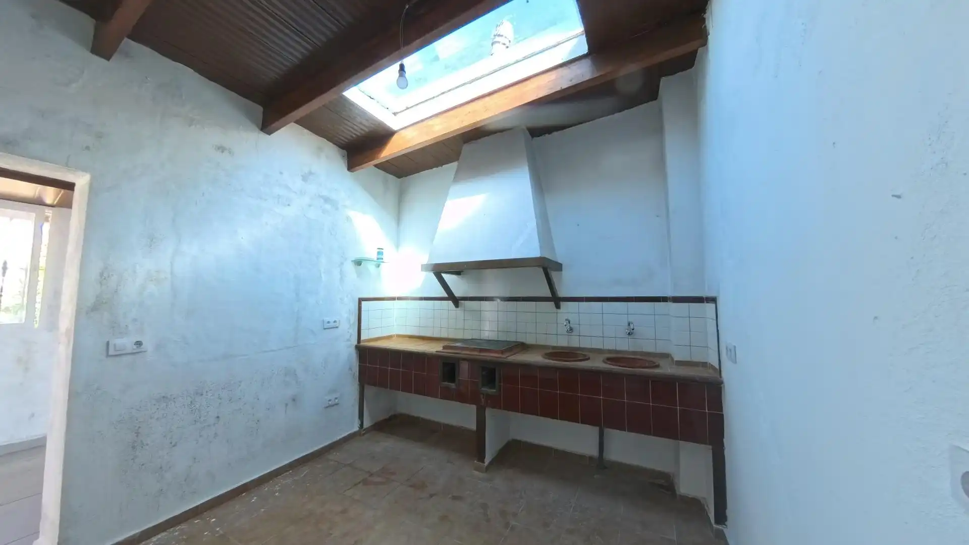 Cuina de Casa o xalet en venda en Chiclana de la Frontera amb Jardí privat