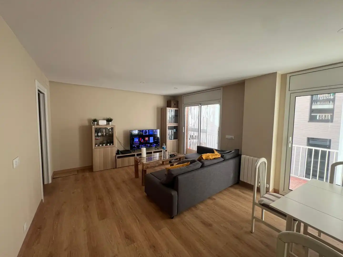 Sala de estar de Piso en venta en Barcelona con Aire acondicionado, Calefacción y Amueblado