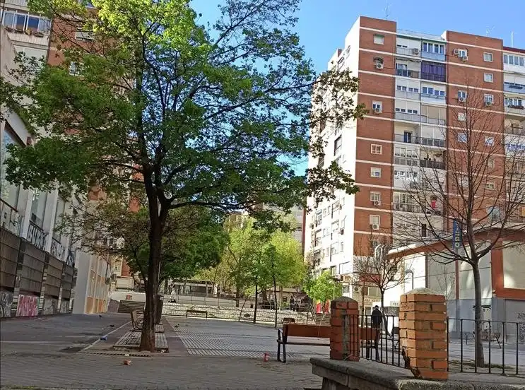 Terreno residencial en venta en Avenida de Monforte de Lemos, imagen 3