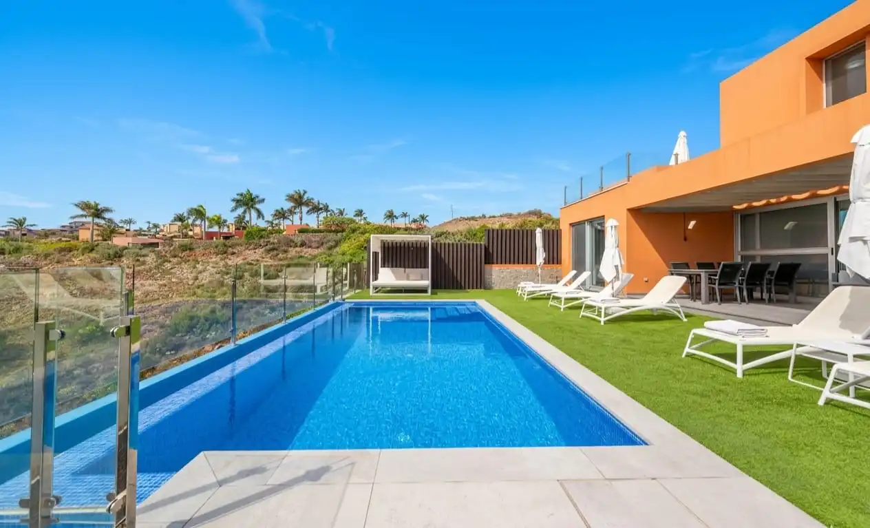 Piscina de Casa o xalet en venda en San Bartolomé de Tirajana amb Aire condicionat, Jardí privat i Terrassa