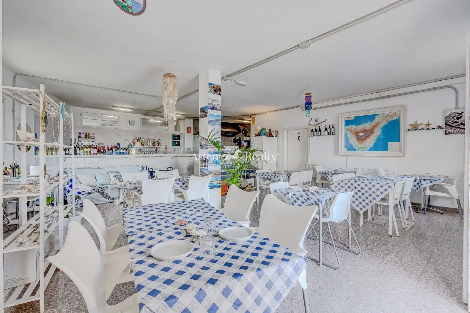 Local en traspaso en Arico con Terraza, Amueblado y Internet
