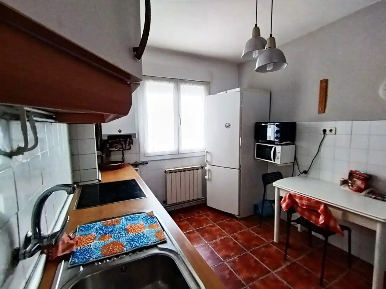 Cocina de Piso en venta en Villarcayo de Merindad de Castilla la Vieja con Calefacción, Amueblado y Horno