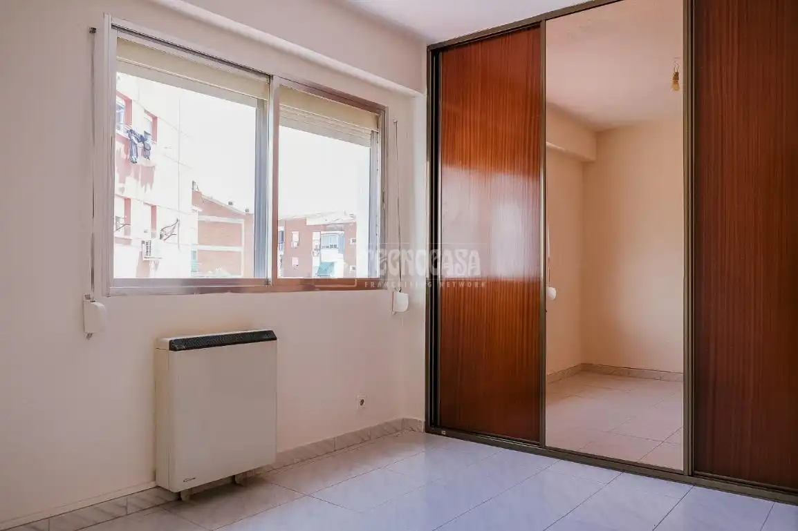 Habitación de Piso en venta en Madrid con Aire acondicionado y Calefacción