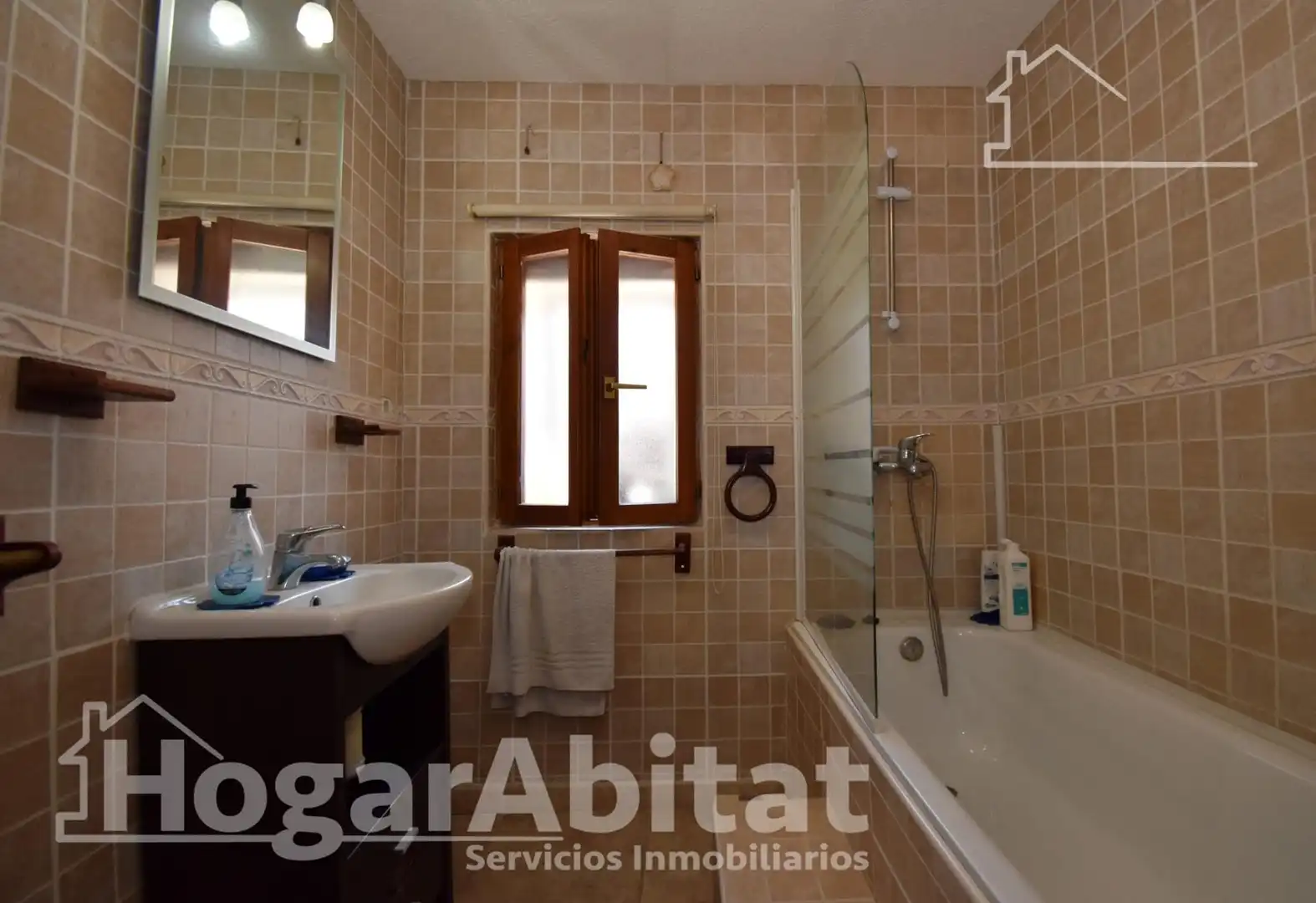 Baño de Casa o chalet en venta en Oliva con Aire acondicionado, Calefacción y Jardín privado