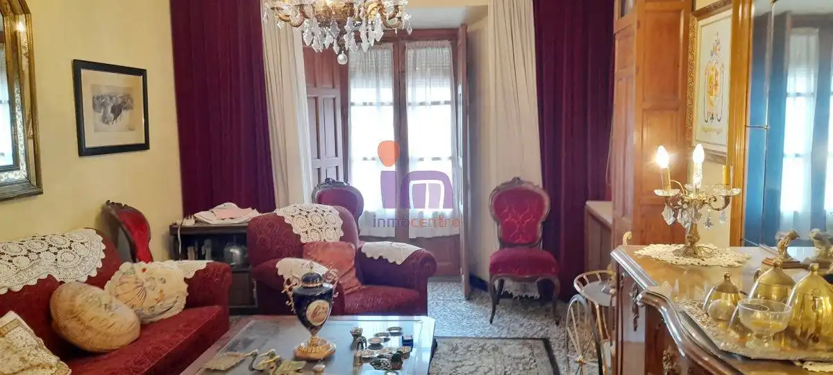 House with terrace for sale in Valdepeñas