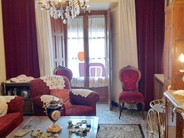 Casa con balcón en venta en Valdepeñas