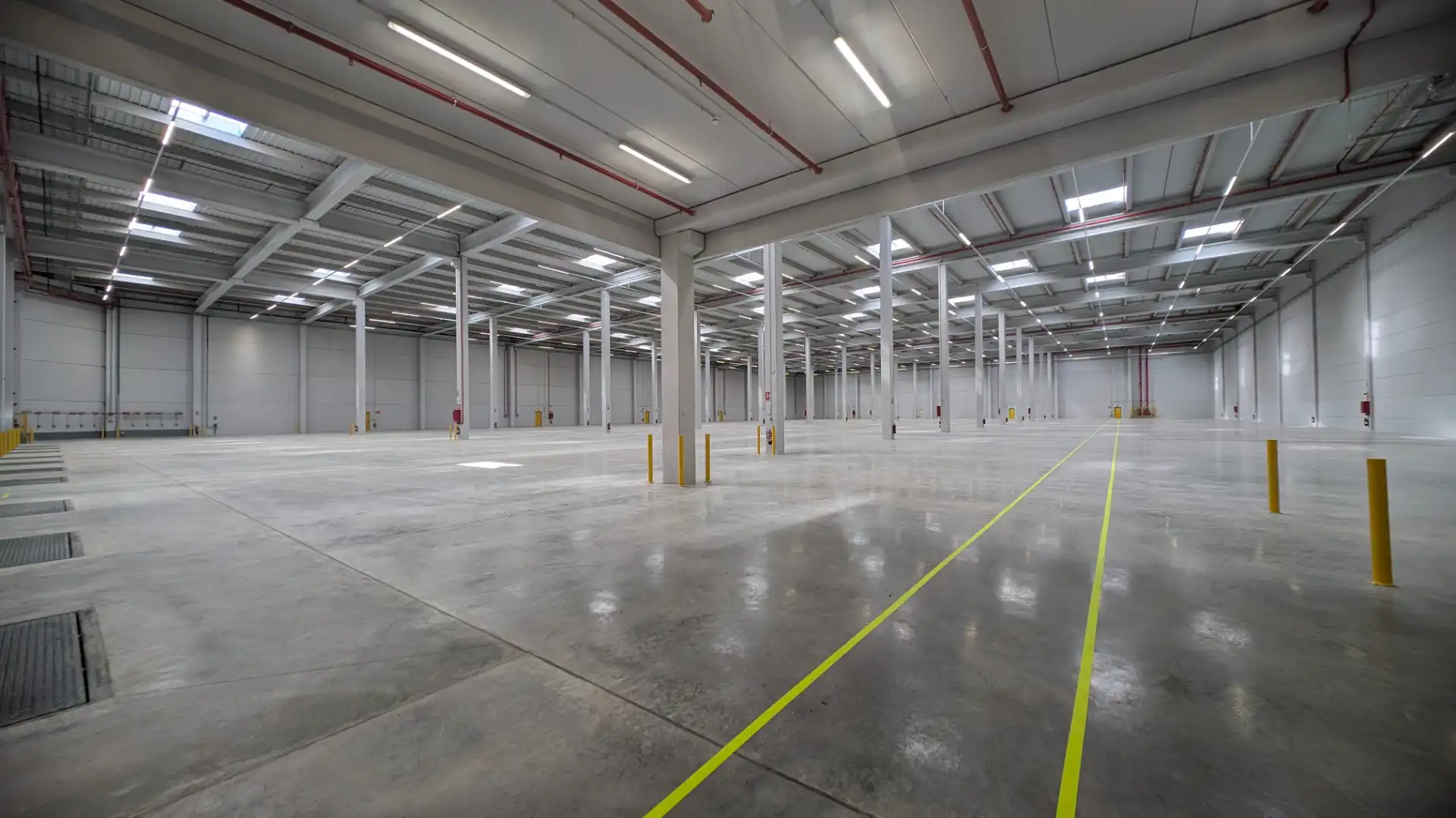 Parking of Industrial buildings for rent in Sils  with Heating