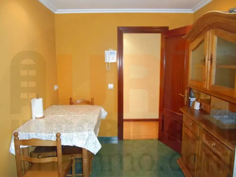 Piso en venta en Oviedo  con Calefacción, Trastero y Amueblado