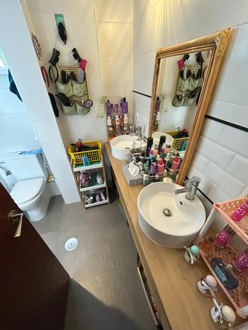 Bathroom of Flat for sale in Sevilla  with Storage room