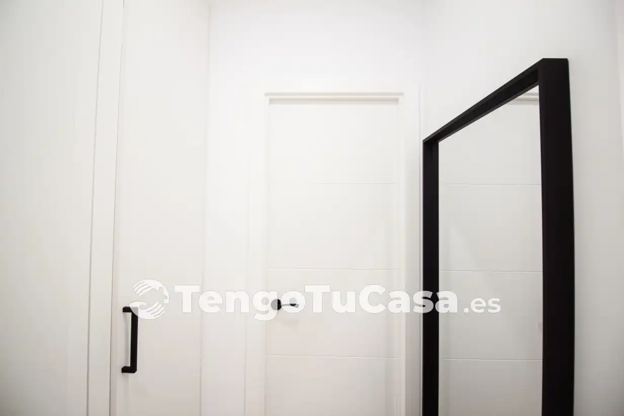 Bathroom of Flat for sale in Madrid  with Air Conditioner, Heating and Parquet flooring