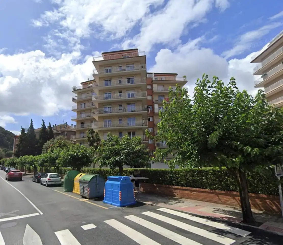 Vista exterior de Pis en venda en Castro-Urdiales amb Calefacció, Terrassa i Traster