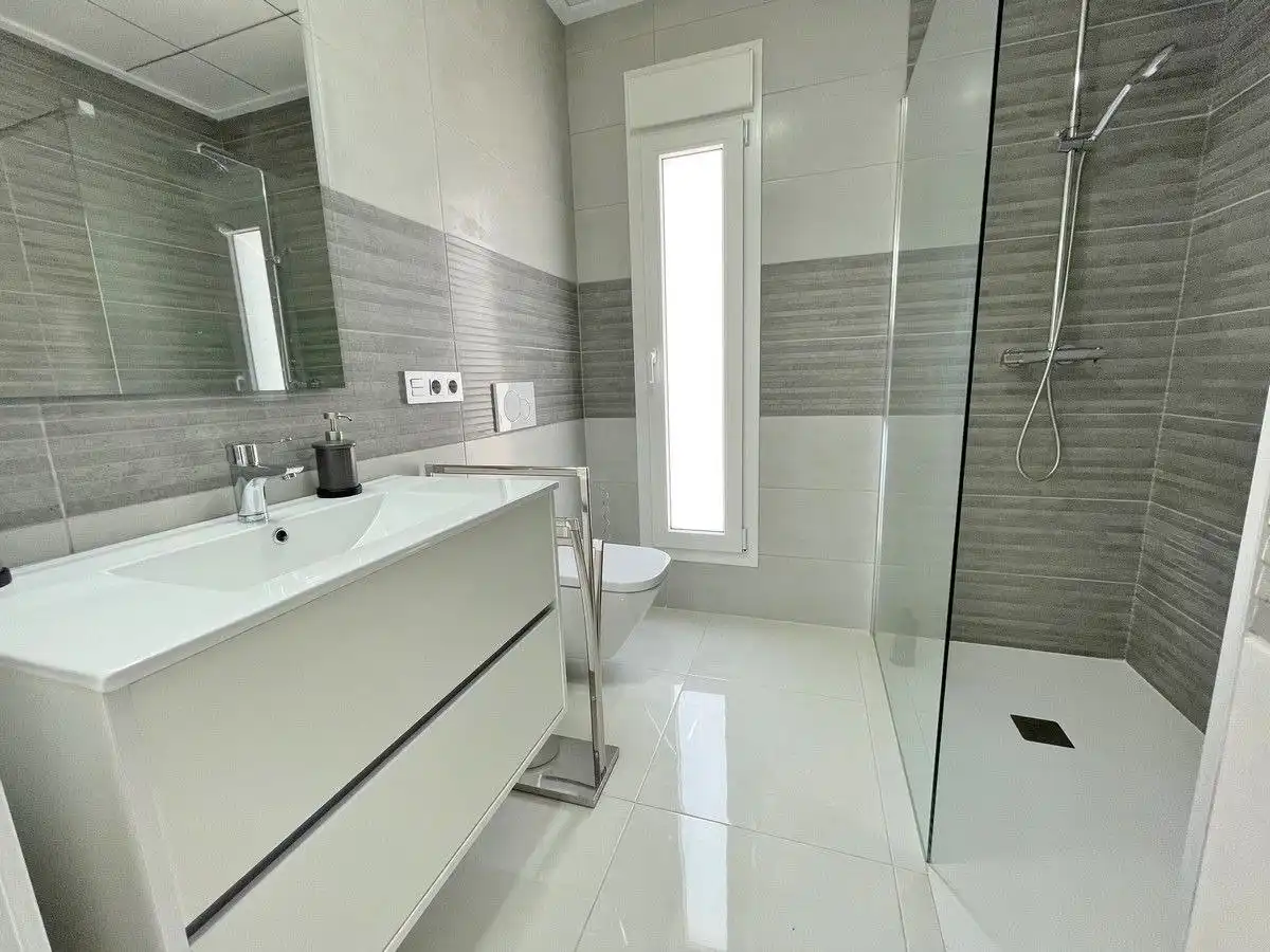Bany de Casa o xalet en venda en Rojales amb Jardí privat i Piscina