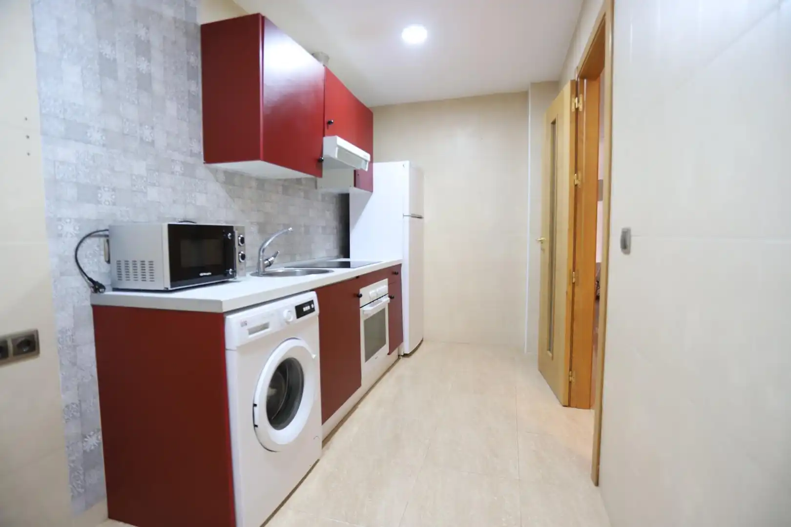 Cocina de Piso en venta en Alcázar de San Juan con Calefacción y Piscina comunitaria