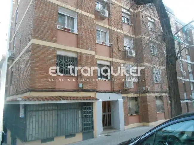 Außenansicht von Wohnung zum Verkauf in Madrid mit Klimaanlage, Möbliert und Waschmaschine