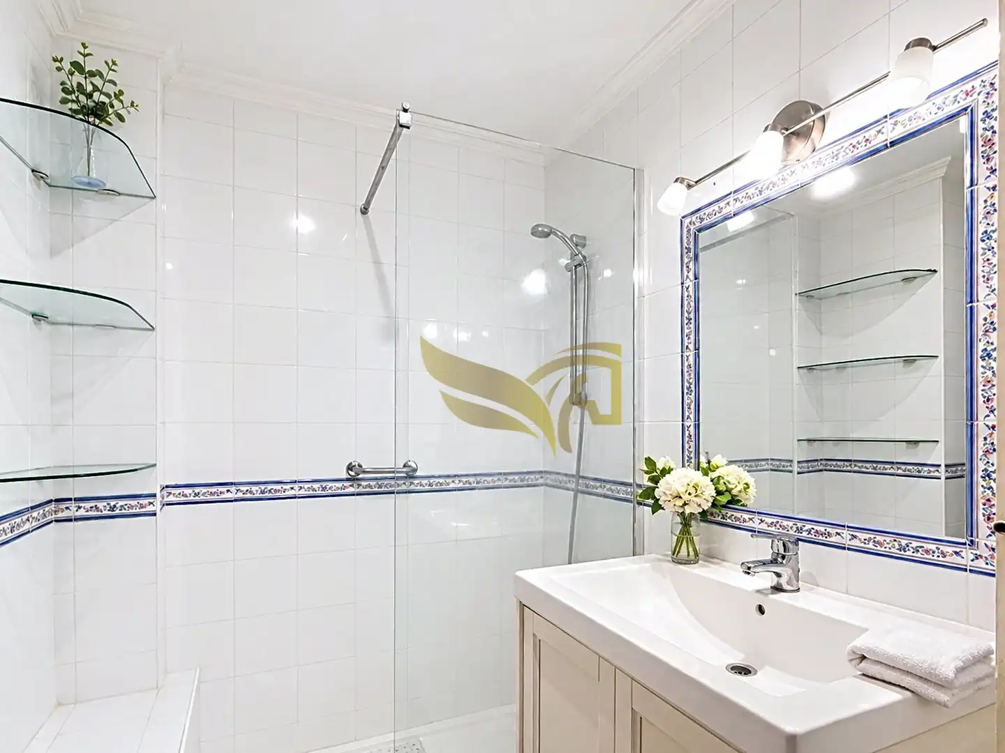 Bathroom of Flat for sale in Sevilla  with Air Conditioner, Heating and Furnished