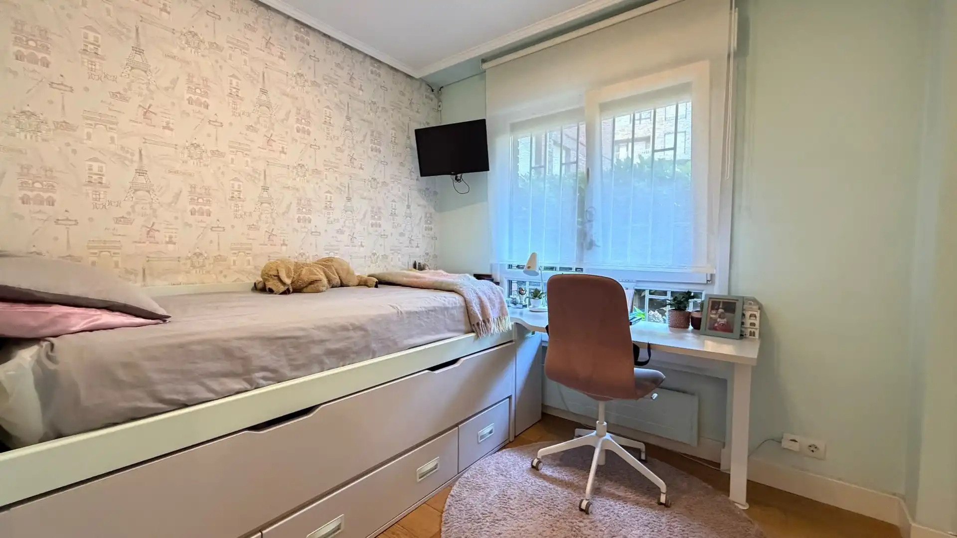 Bedroom of Flat for sale in Getxo   with Heating and Storage room