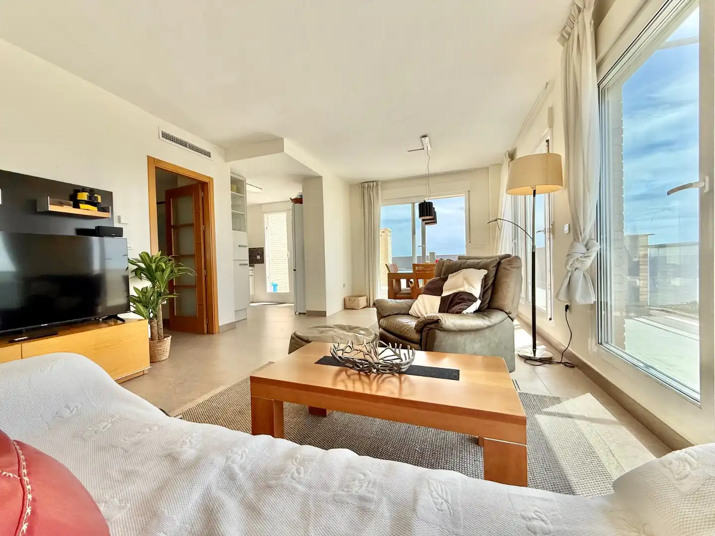 Sala de estar de Ático en venta en La Manga del Mar Menor con Aire acondicionado, Terraza y Trastero